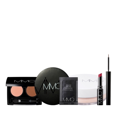 〈 Thanks bag 2026 〉ビオモイスチュアシャドーセット