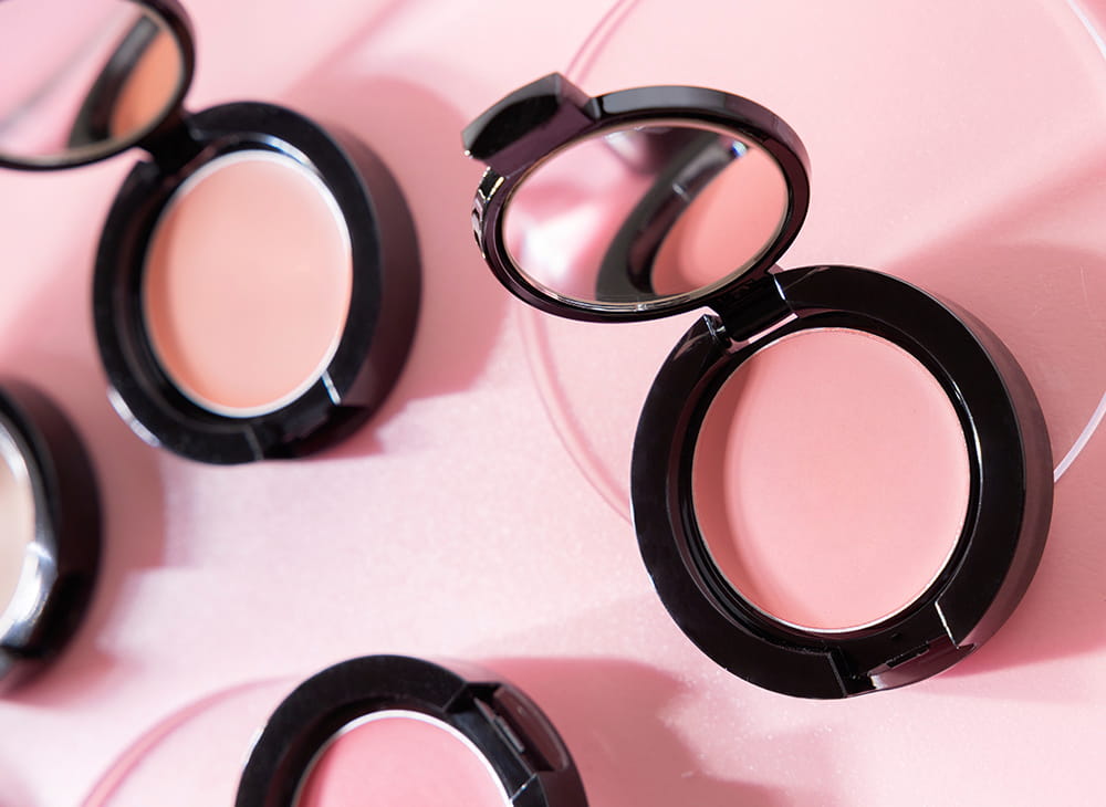 メイクから春を。多幸感あふれる春メイクをご紹介