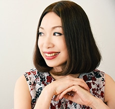 Vol 17 歌手 野宮 真貴さん ミネラルファンデーションのmimc エムアイエムシー Vol 17 歌手 野宮 真貴さん ミネラルファンデーションのmimc エムアイエムシー